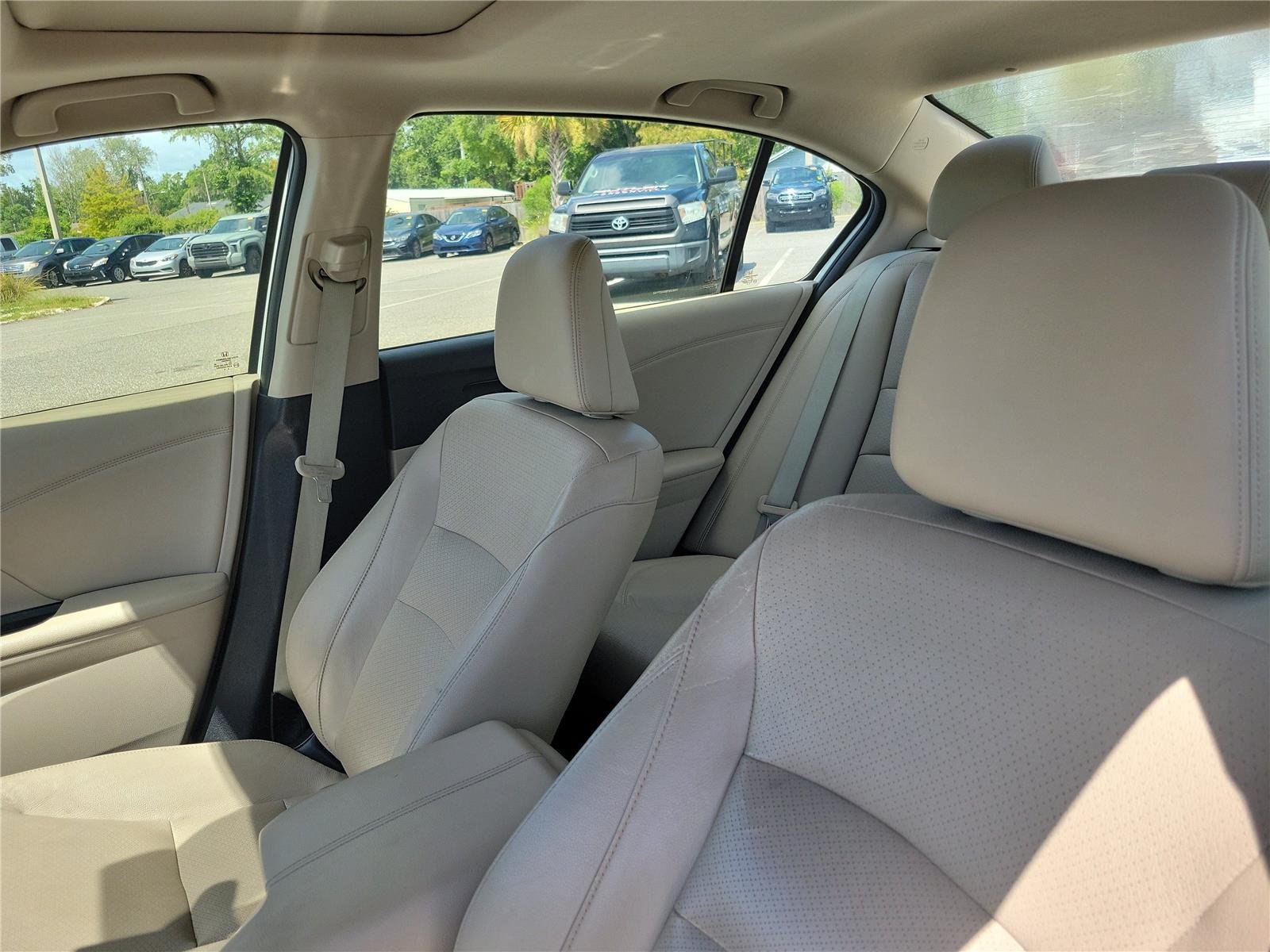 Used 2017 White Orchid Pearl Honda EX-L image 18