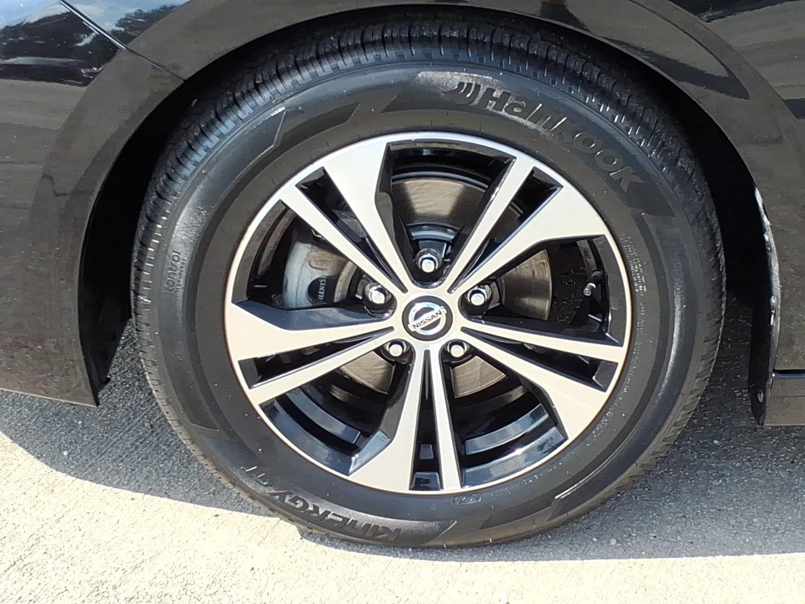 Used 2021 Super Black Nissan SV image 4