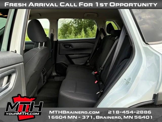 Used 2024 White Nissan S image 10