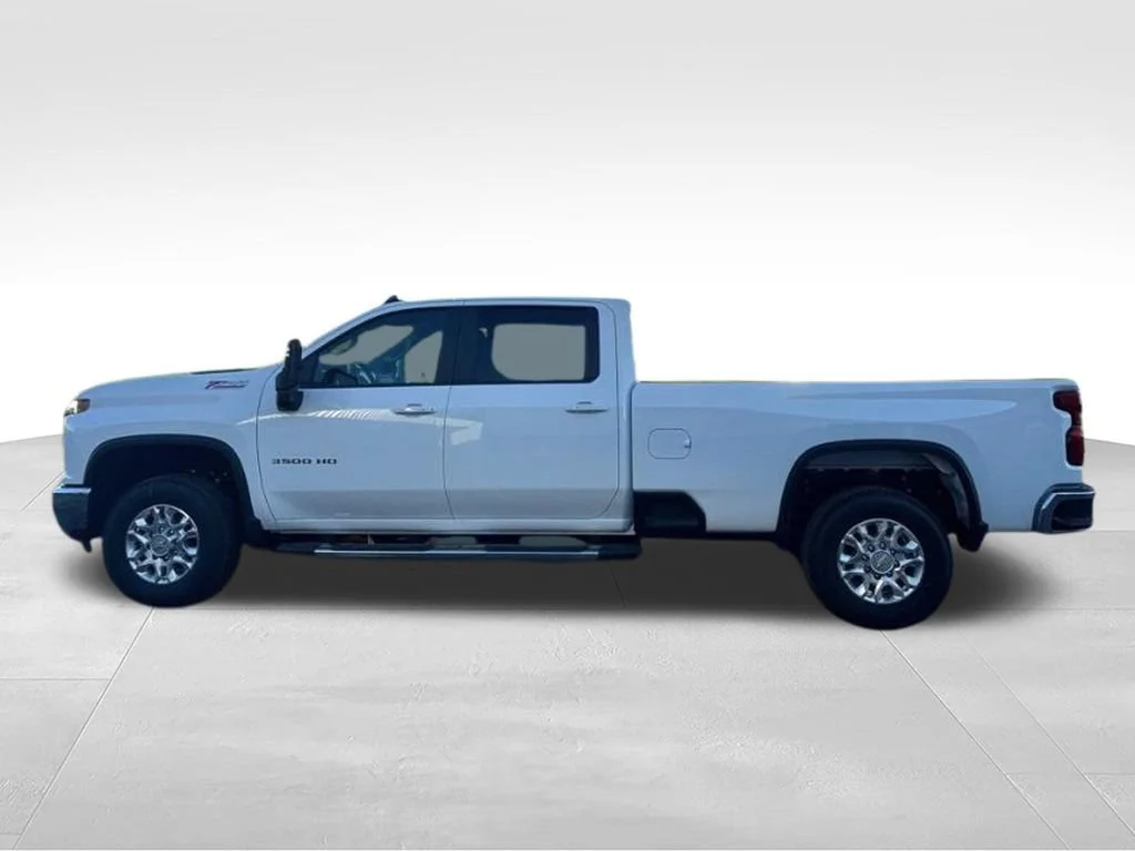 New 2025 Summit White Chevrolet LT image 2