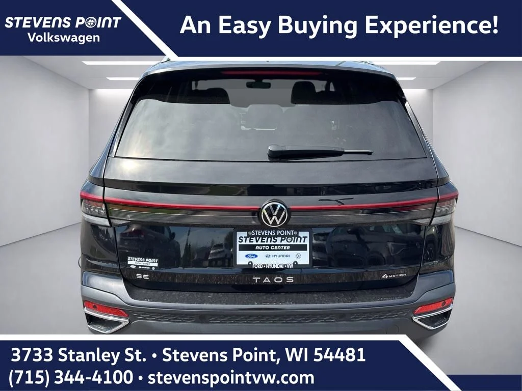 New 2026 Deep Black Pearl Volkswagen 1.5T SE image 4