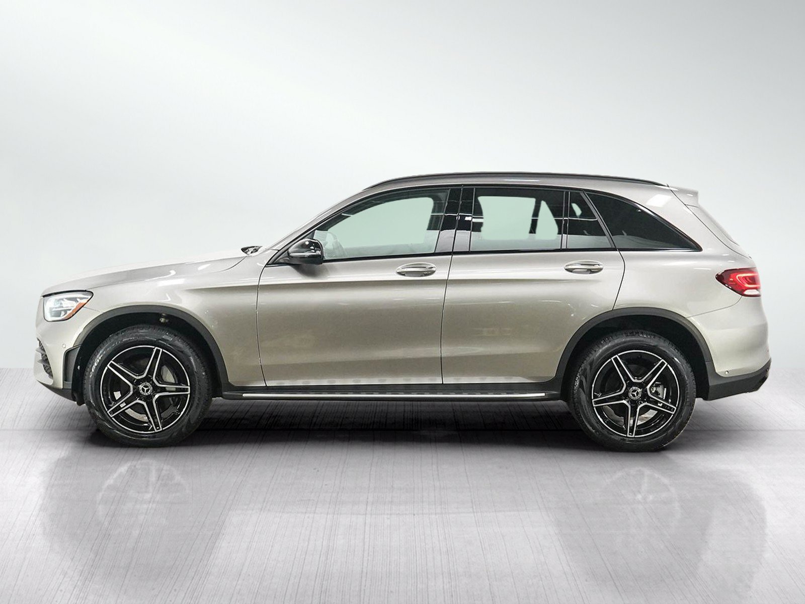 Used 2021 Mercedes-Benz GLC GLC300 with VIN W1N0G8EB2MF968102 for sale in Burnsville, Minnesota