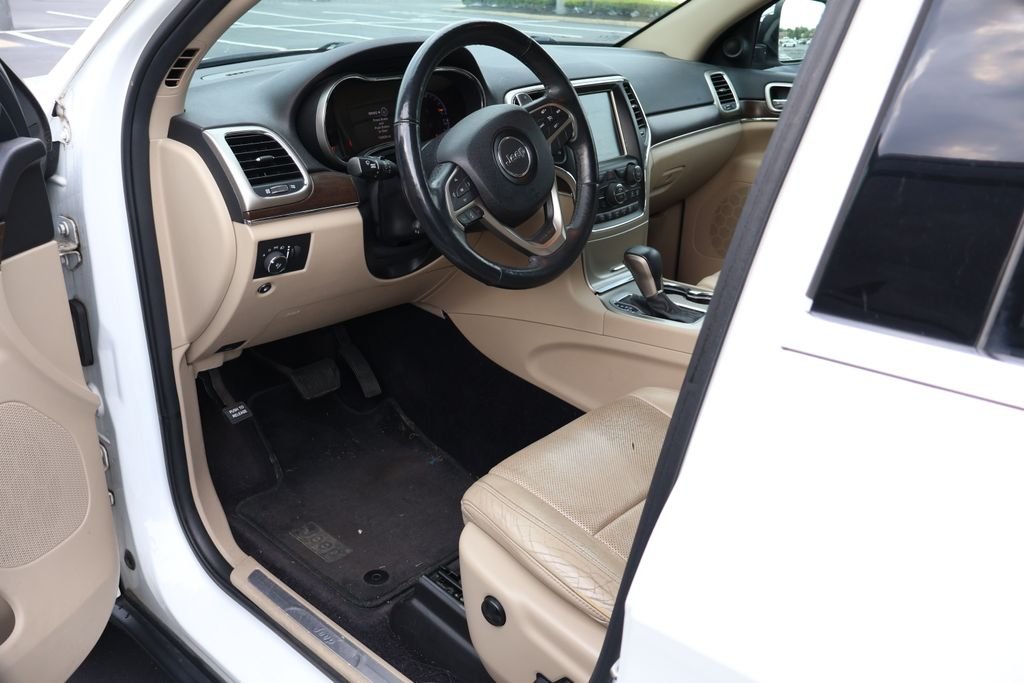 Used 2017 White Jeep Limited image 10