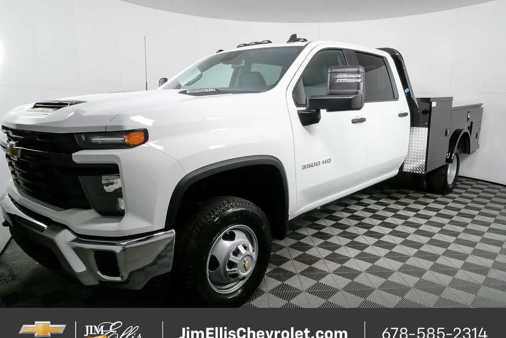 New 2026 Summit White Chevrolet Work Truck image 25
