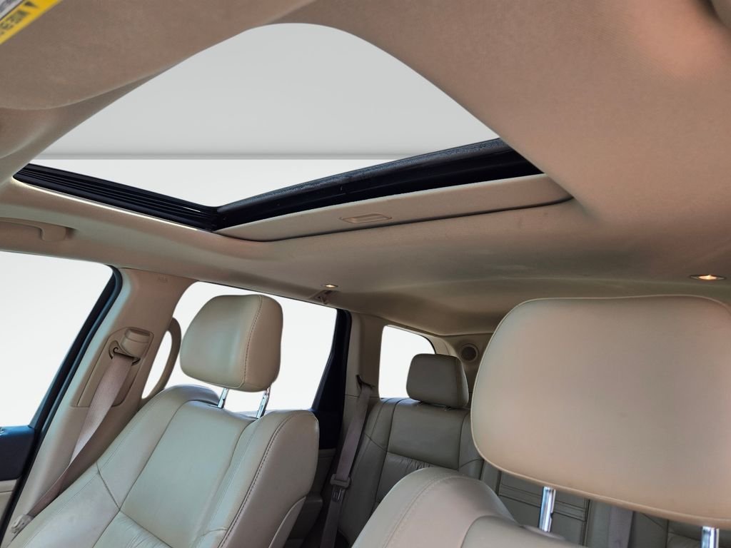 Used 2016 White Jeep Limited image 18