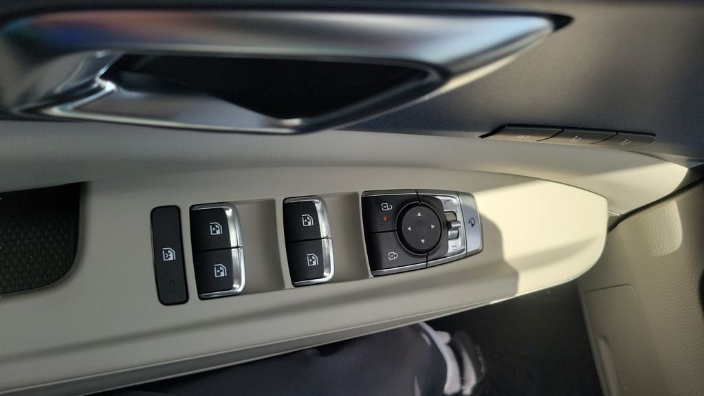 New 2026 Snow White Pearl Kia EX image 20