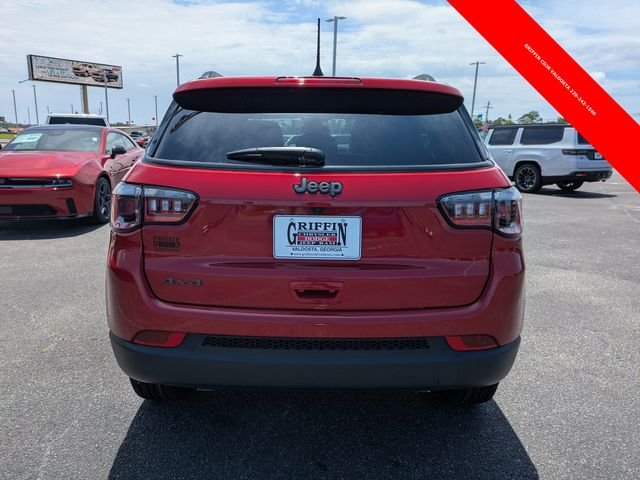 Used 2025 Red Jeep Latitude image 4