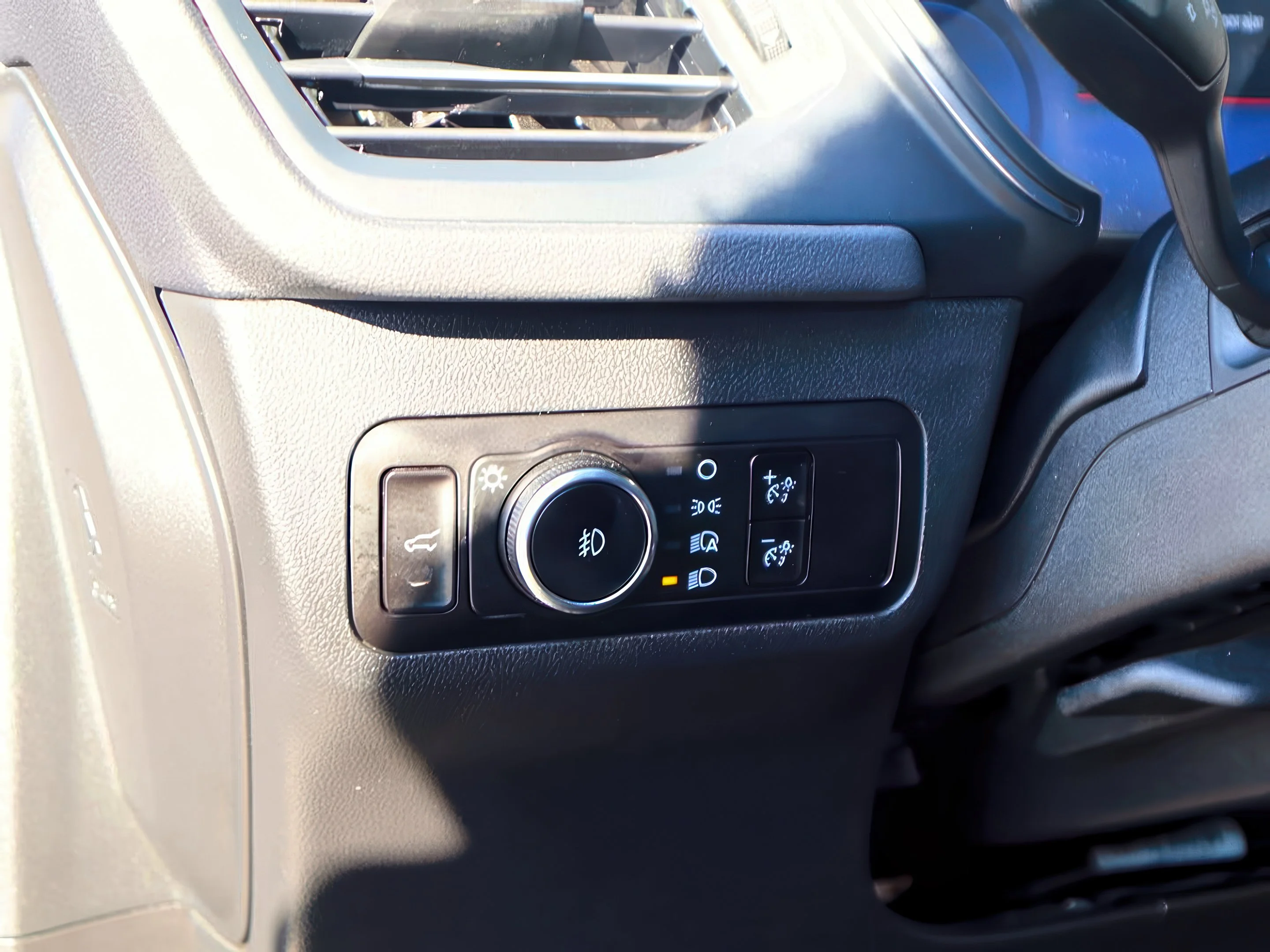 Used 2025 Agate Black Metallic Ford Platinum image 15