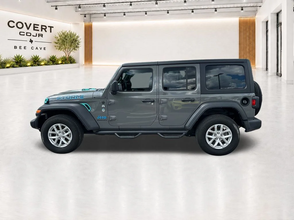 Used 2023 Gray Jeep Sport S image 7