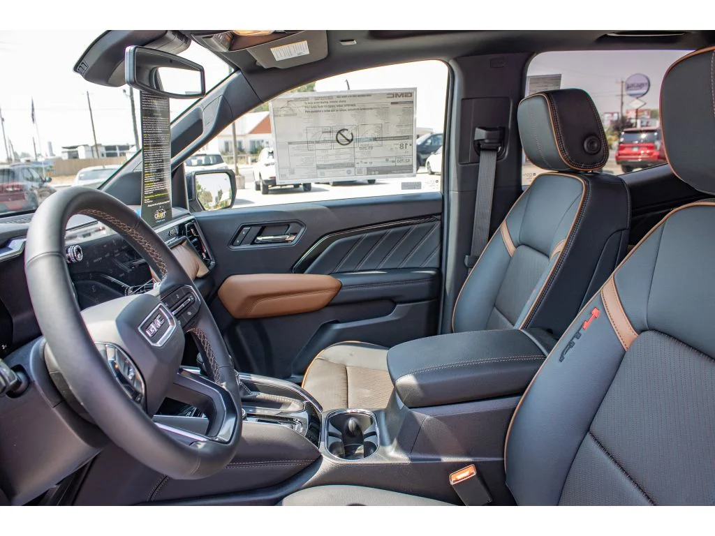 2026 GMC Canyon AT4 - Photo 31