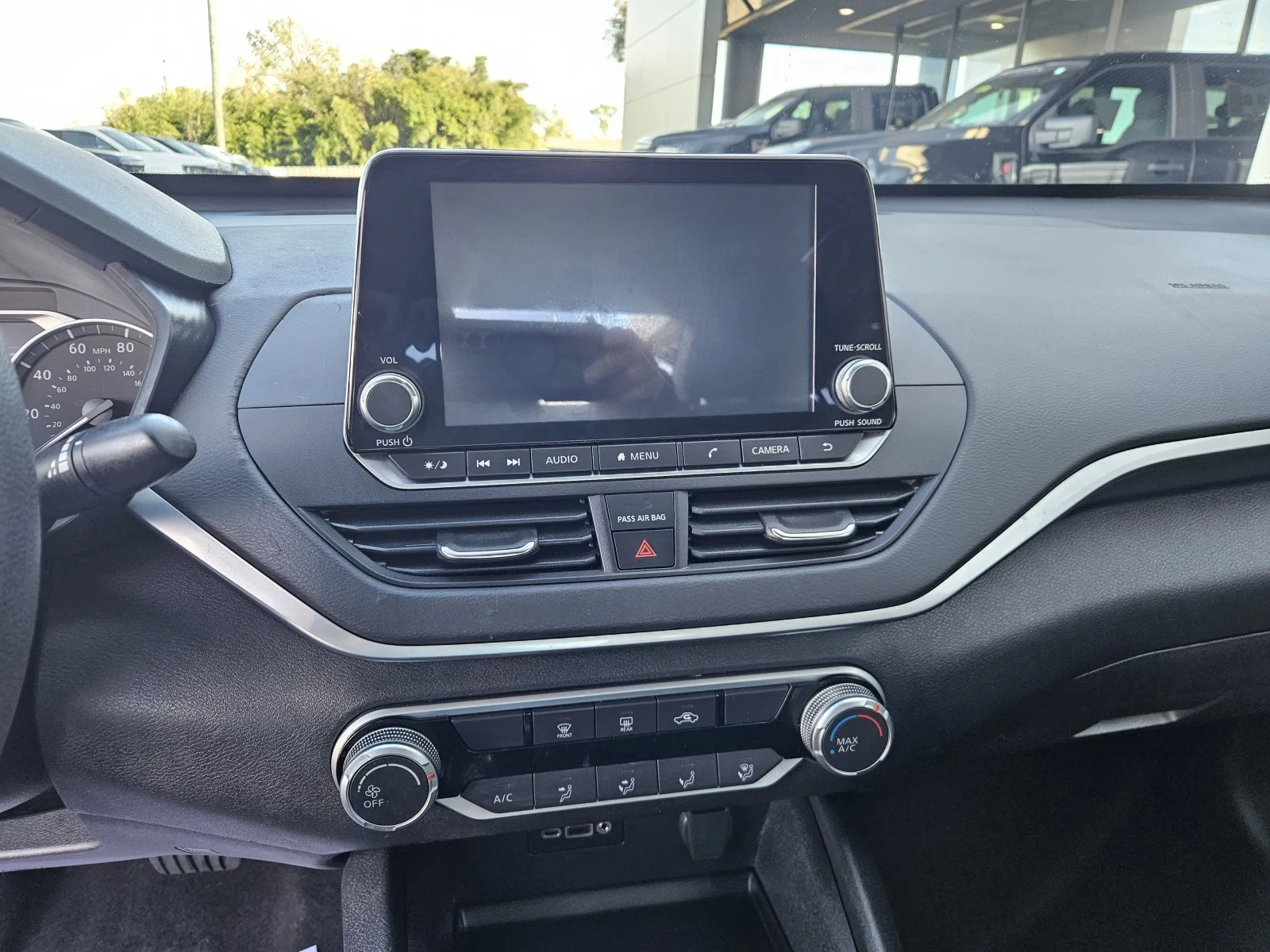 Used 2022 Super Black Nissan 2.5 SV FWD image 17