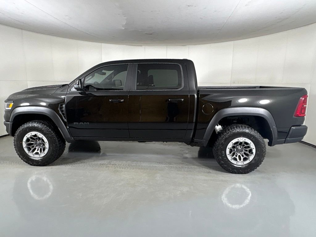New 2026 Diamond Black Crystal Pearl-Coat Exterior Paint RAM RHO image 5