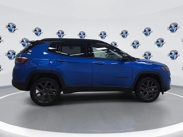 New 2026 Hydro Blue Pearl-Coat Exterior Paint Jeep Limited image 9