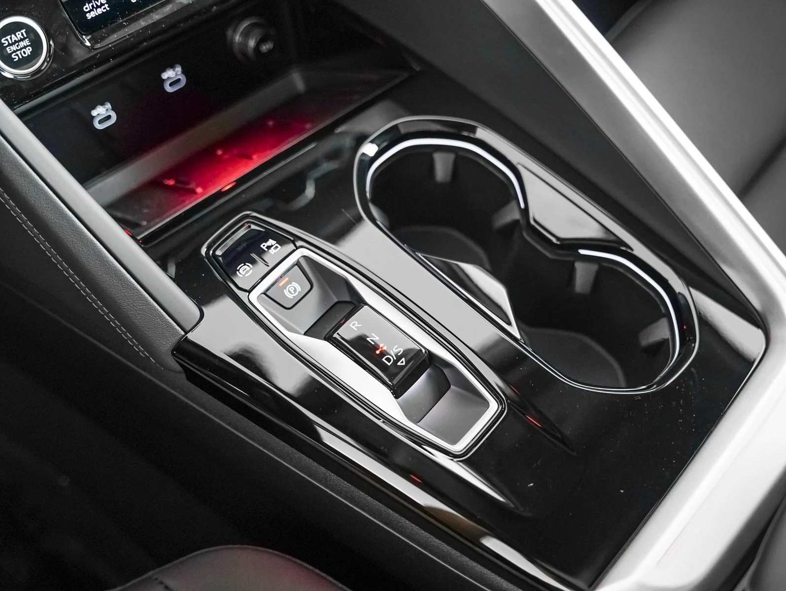 New 2026 Glacier White Metallic Audi Premium image 18