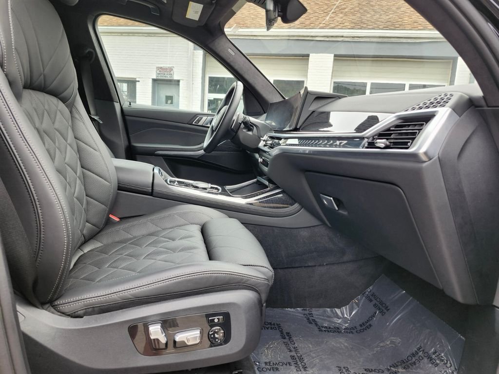 Used 2024 Black BMW xDrive40i image 12