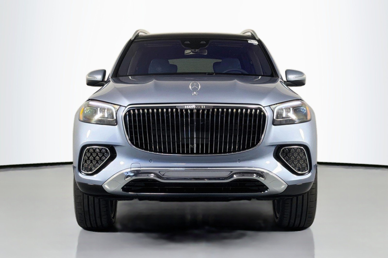 New 2026 MANUFAKTUR Cote d Azur Light Blue Metallic Mercedes-Benz Maybach GLS 600 4MATIC® SUV image 2