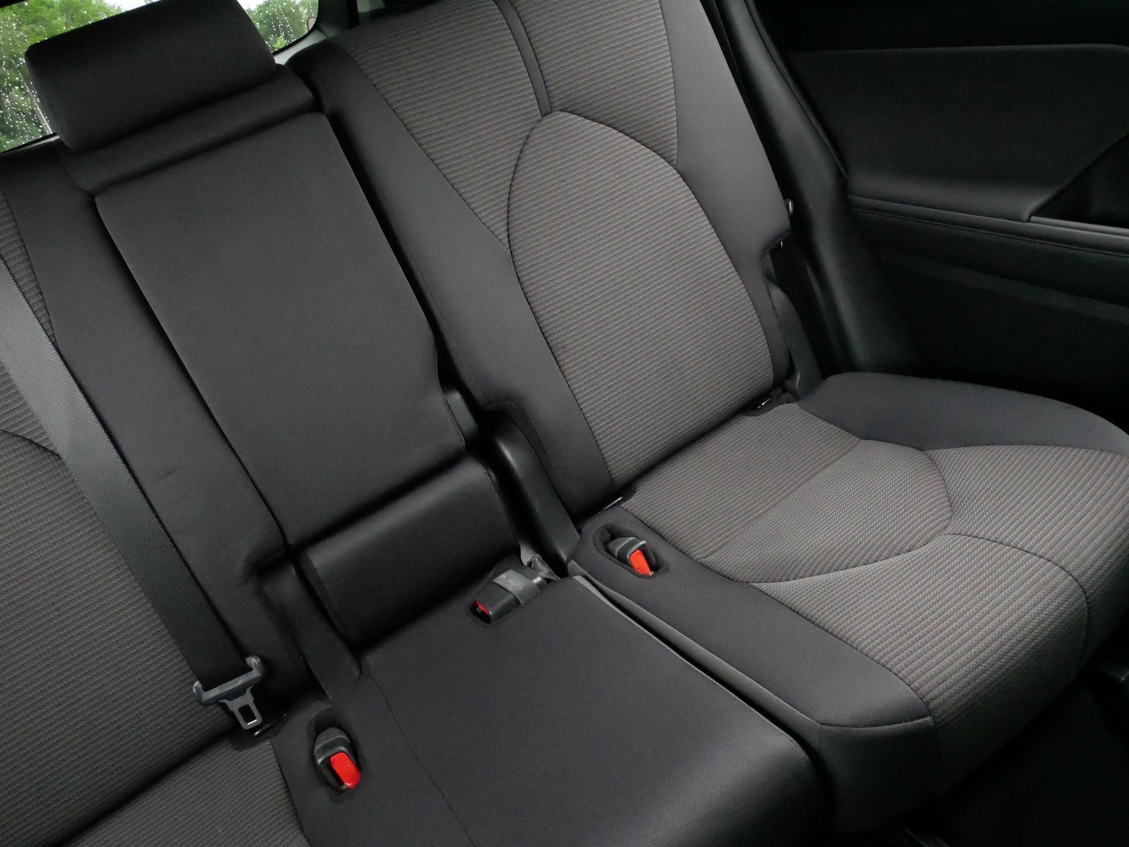 2024 Toyota Highlander LE - Photo 14