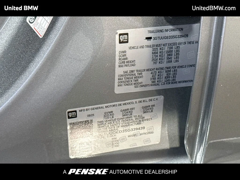 Used 2025 Sterling Metallic GMC Denali image 22