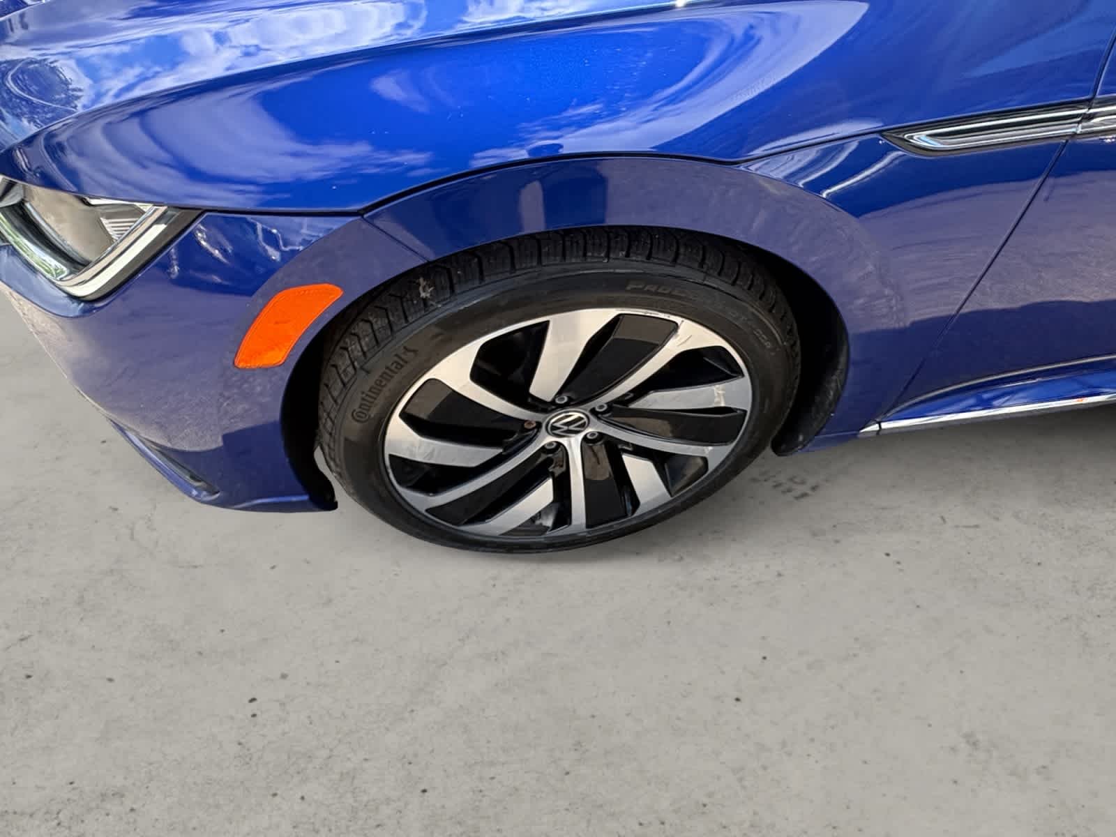 Used 2021 Lapiz Blue Metallic Volkswagen SEL R-Line image 10