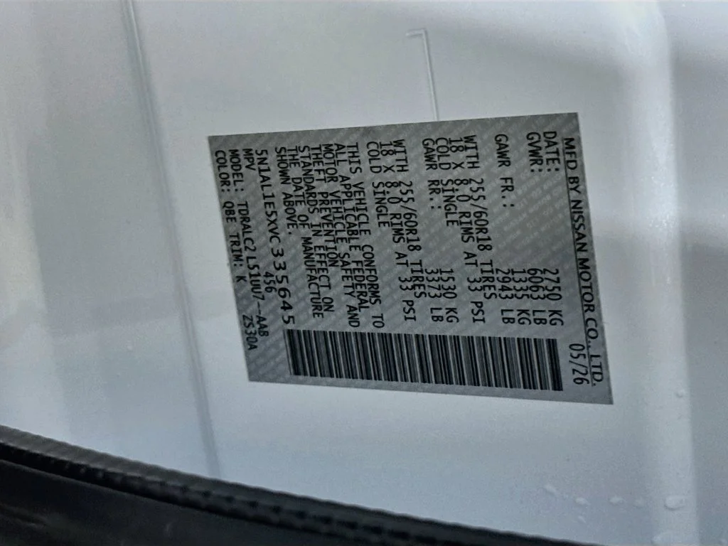 Certified Used 2027 White INFINITI PURE image 46