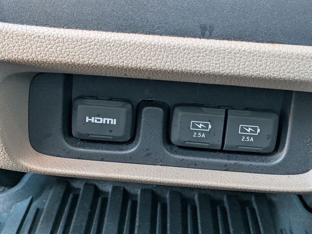 Used 2018 White Honda Touring image 18