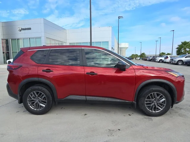 Used 2023 Red Nissan S image 4