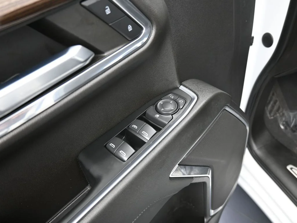 Used 2023 Summit White Chevrolet RST image 13