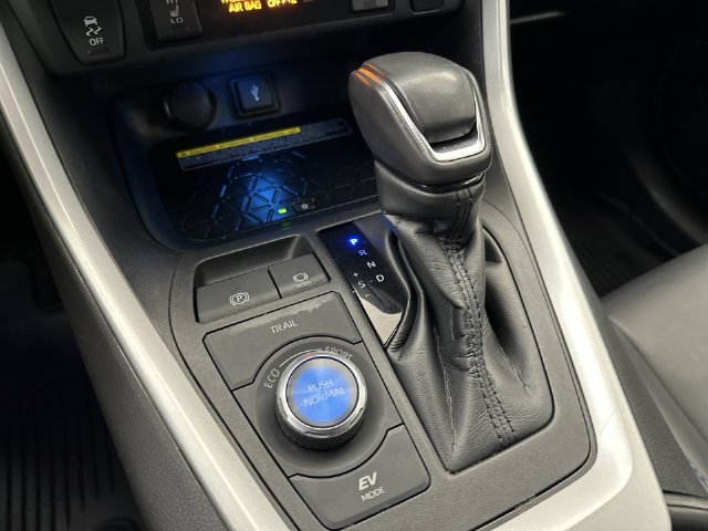 Used 2021 White Toyota XSE image 27
