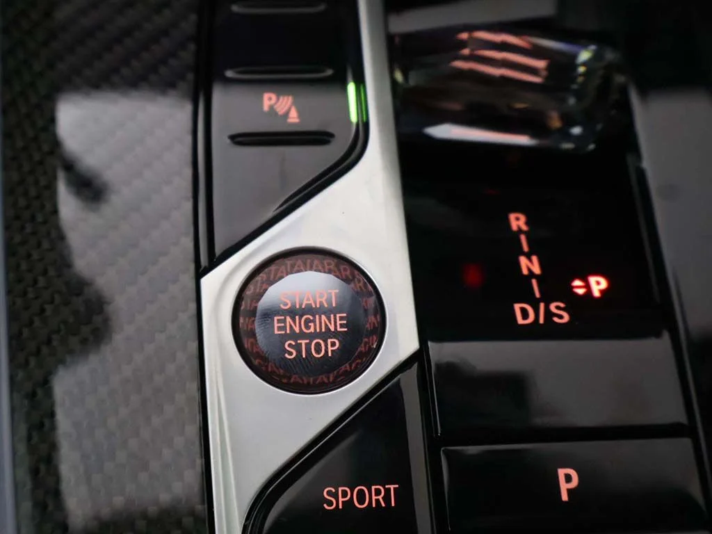 Used 2025 Green BMW M60i image 40