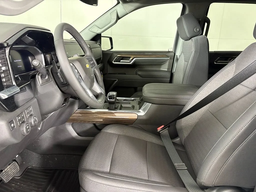 New 2026 Summit White Chevrolet LT image 23