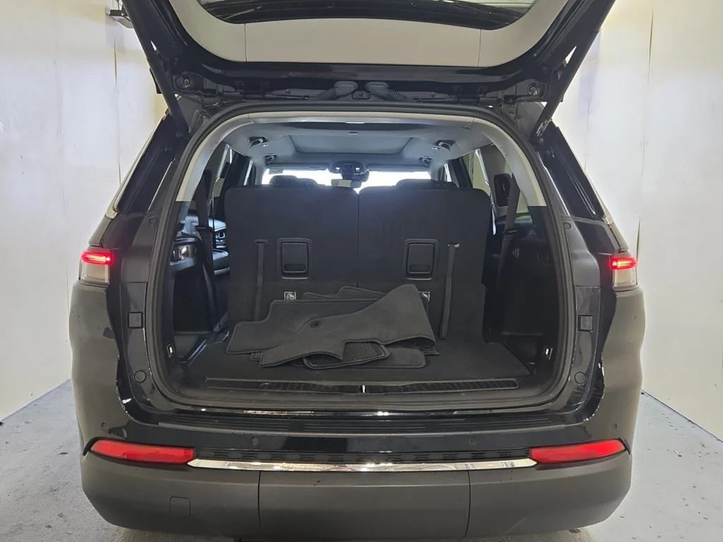 Used 2023 Black Jeep Limited image 6