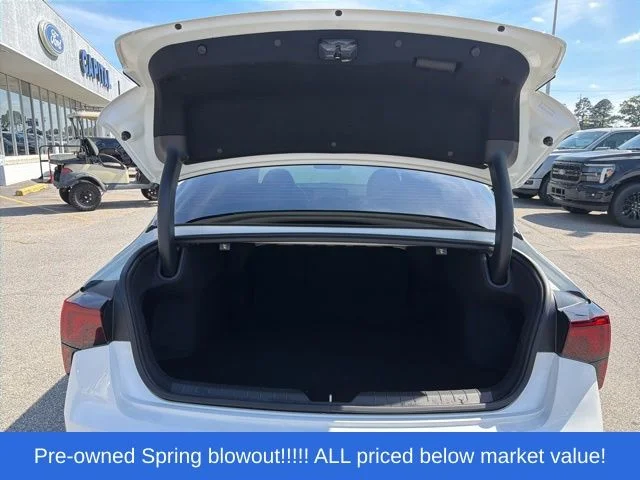 Used 2025 White Kia GT-Line image 27