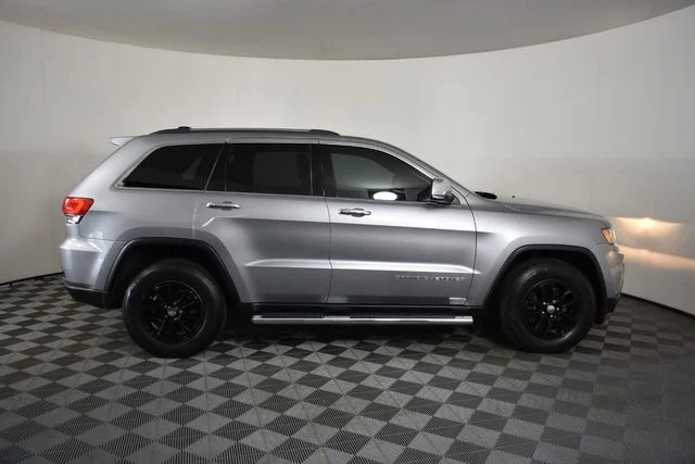 Used 2016 Silver Jeep Limited image 10