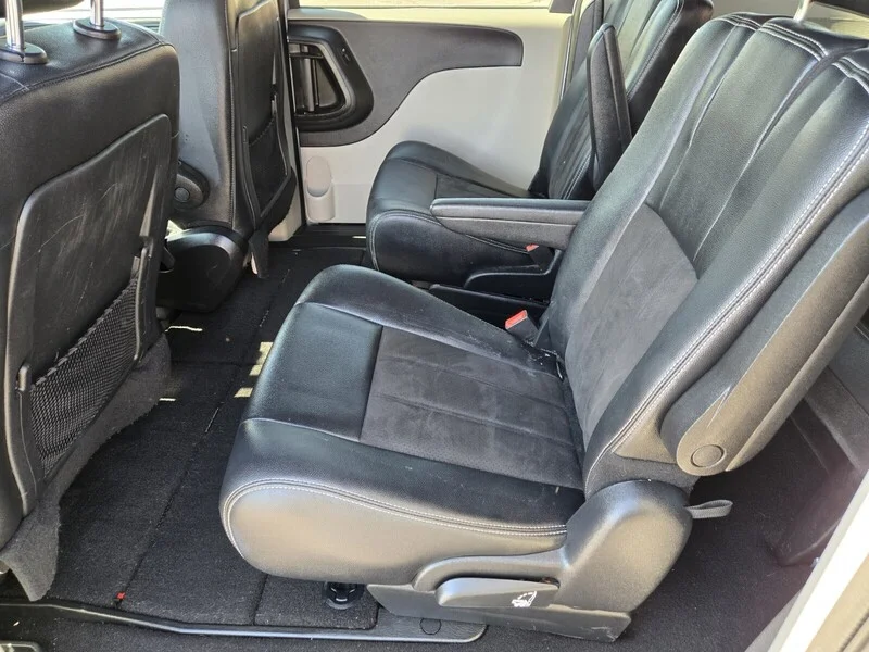 Used 2020 Billet Clearcoat Dodge SXT image 8