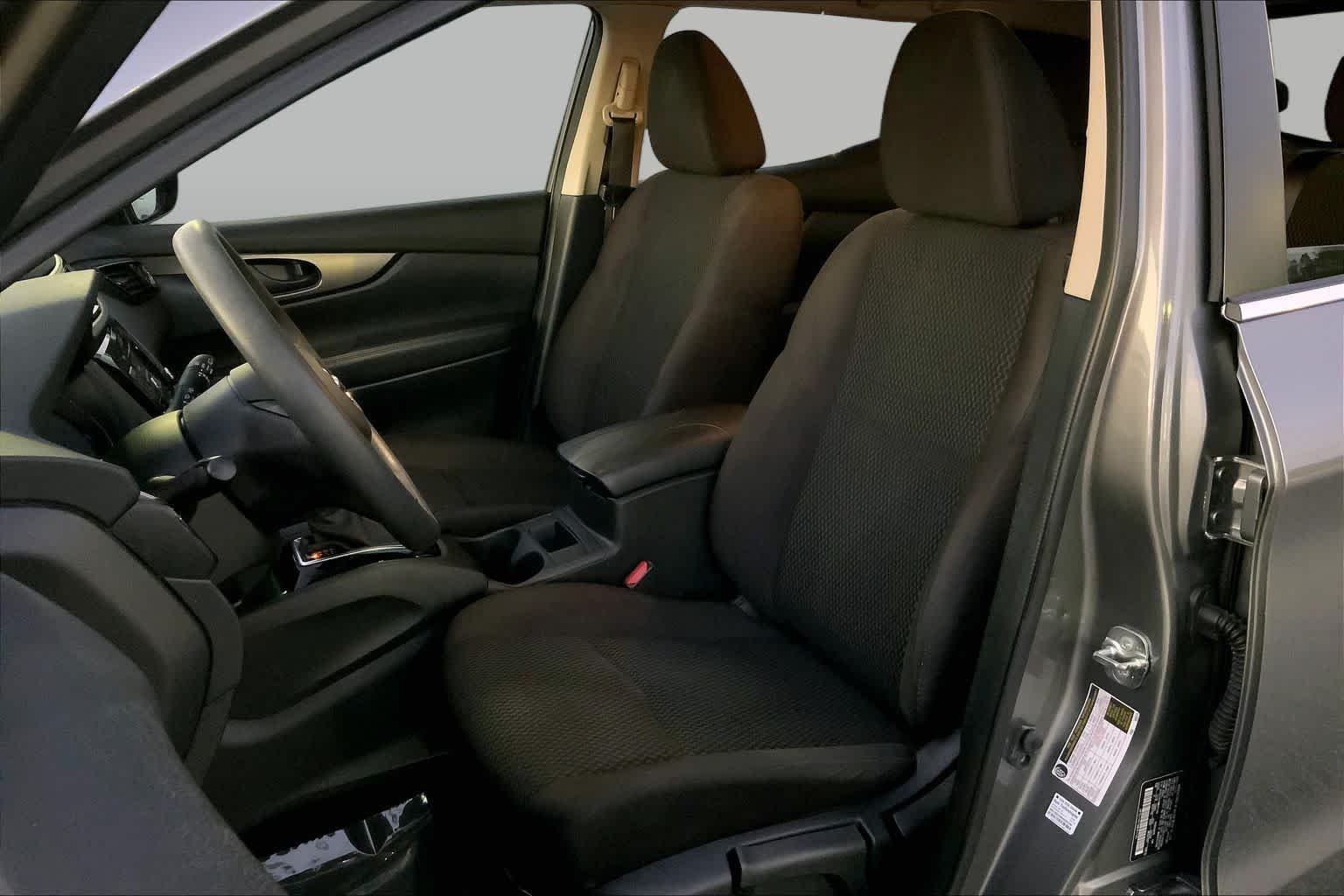 Used 2022 Gun Metallic Nissan S image 7
