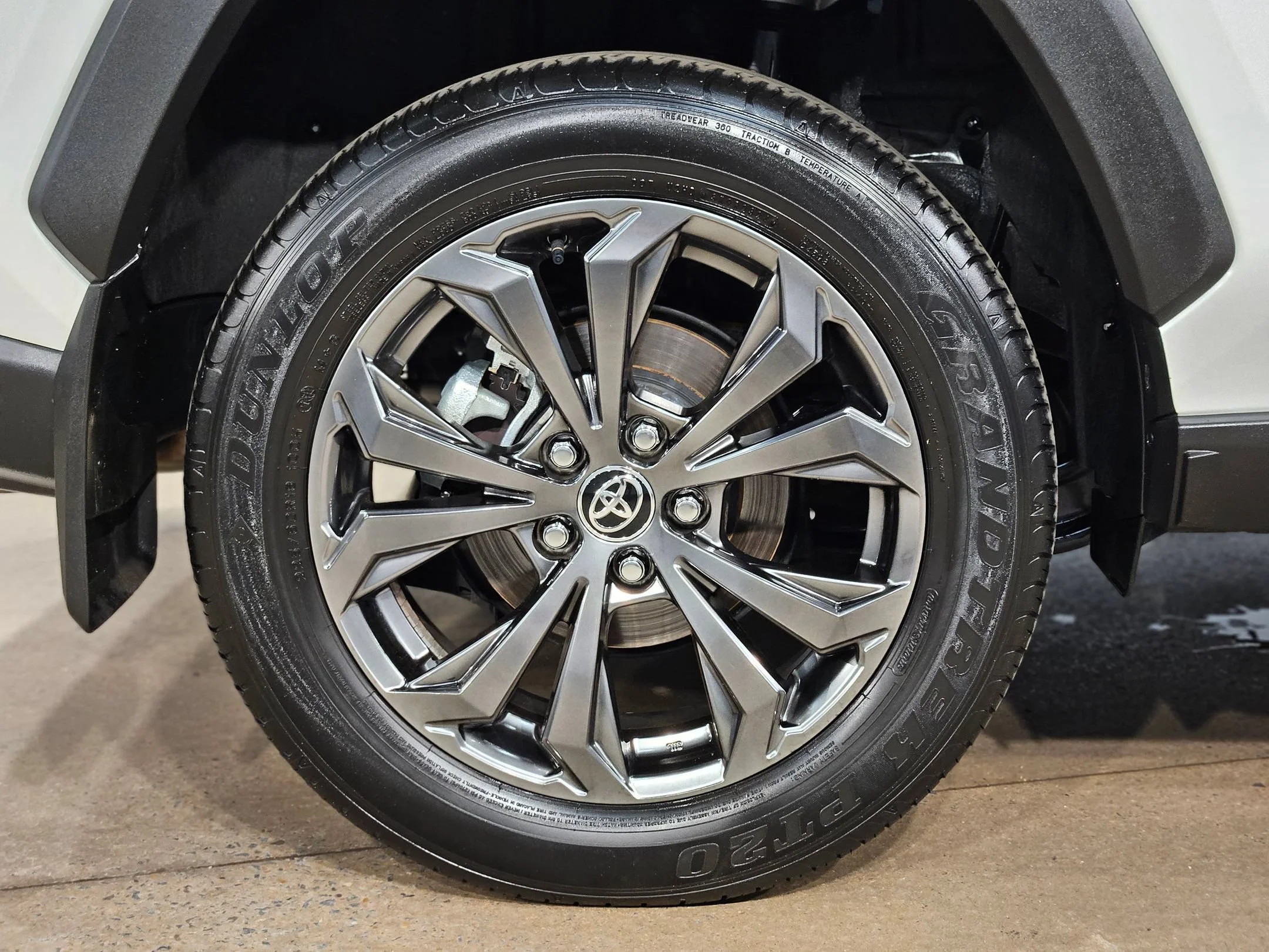 Used 2024 Wind Chill Pearl Toyota Hybrid XLE Premium image 17