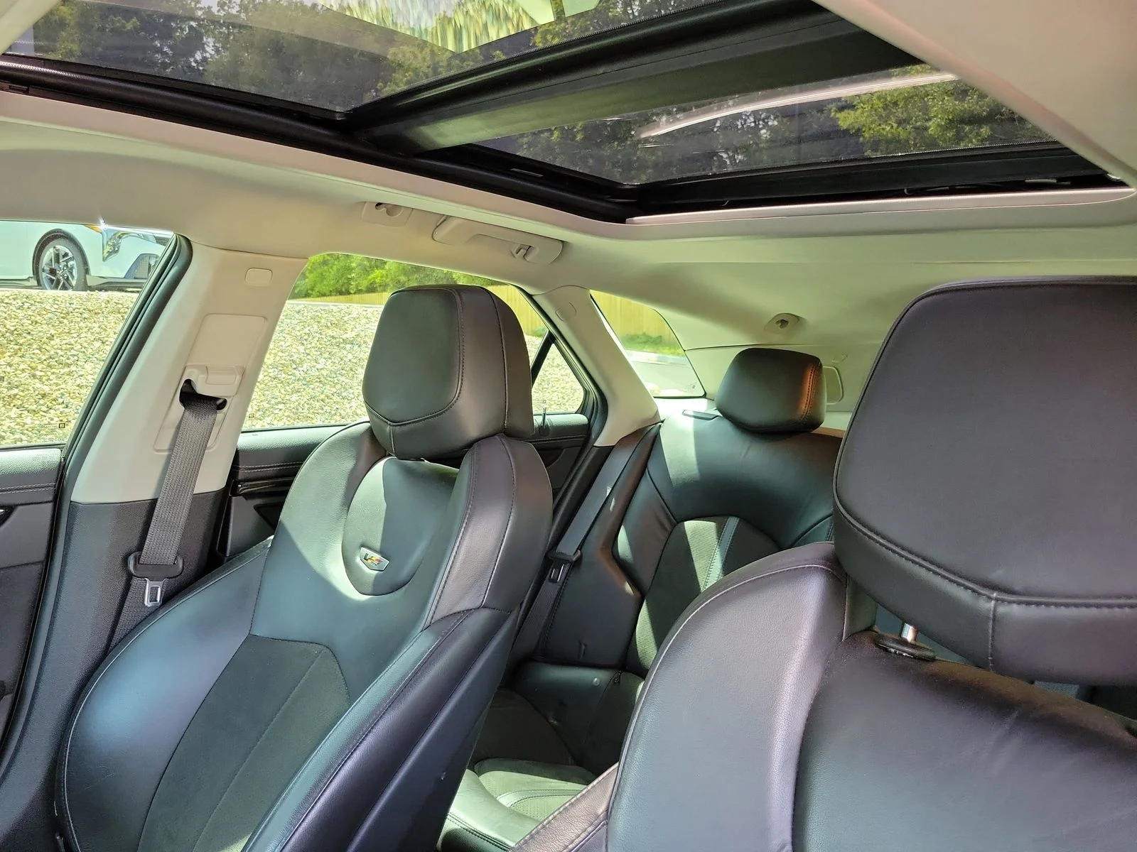Used 2011 Black Diamond Cadillac Base image 13