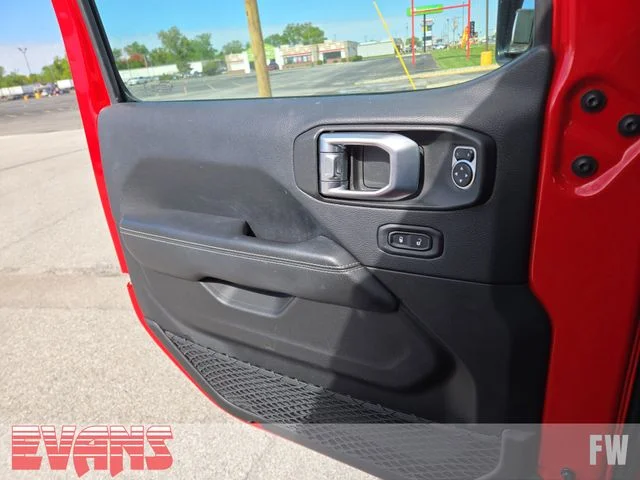 Used 2019 Red Jeep Unlimited Sahara image 18