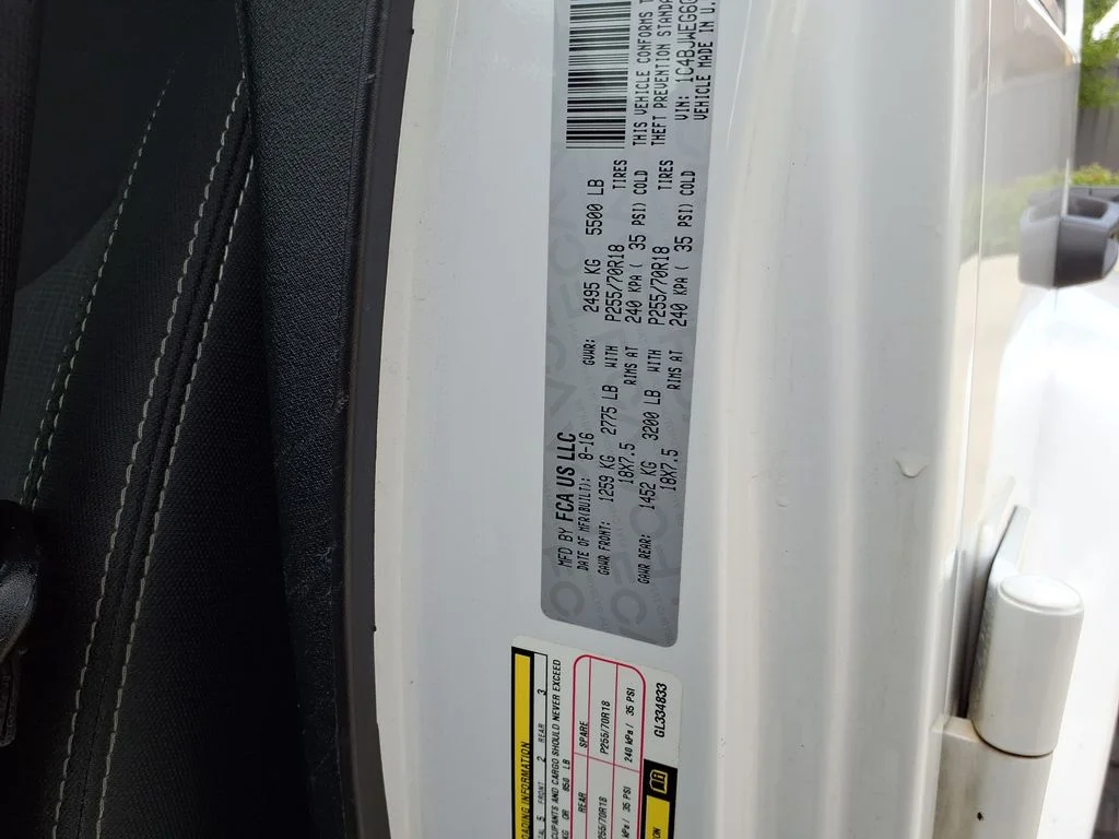 Used 2016 White Jeep Unlimited Sahara image 32