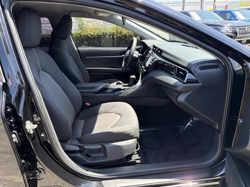 Used 2020 Midnight Black Metallic Toyota LE image 27