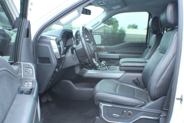 Used 2021  Ford  image 12