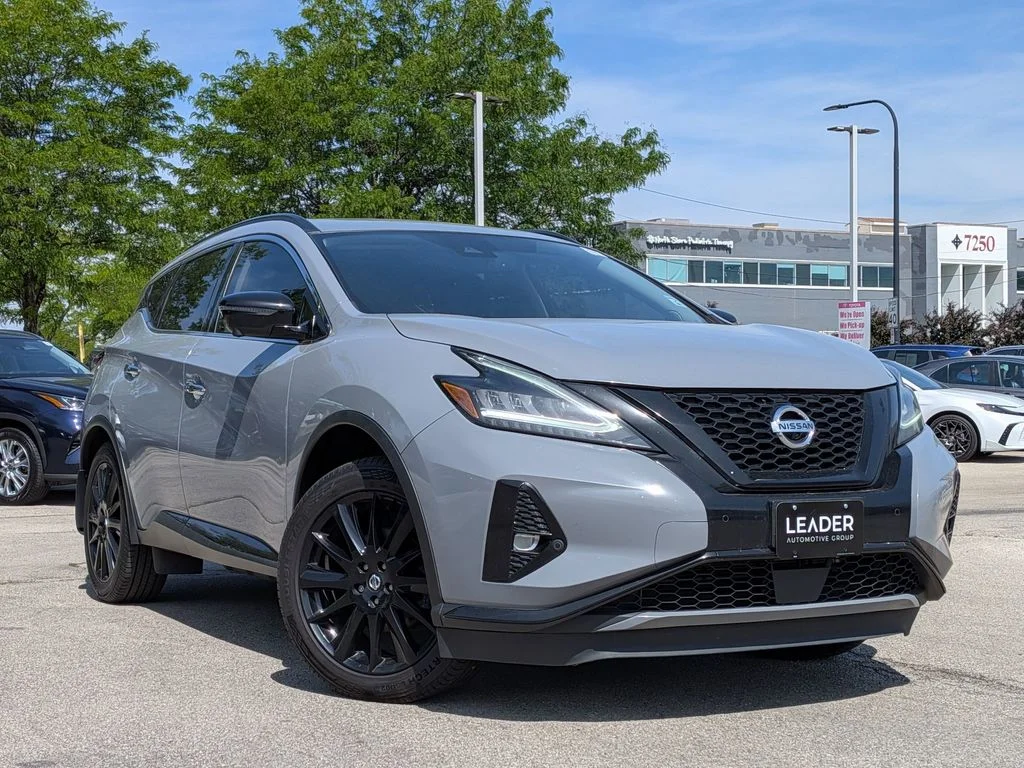 Used 2021 Silver Nissan SL image 1