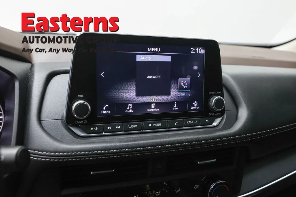 Used 2023 Blue Nissan S image 19