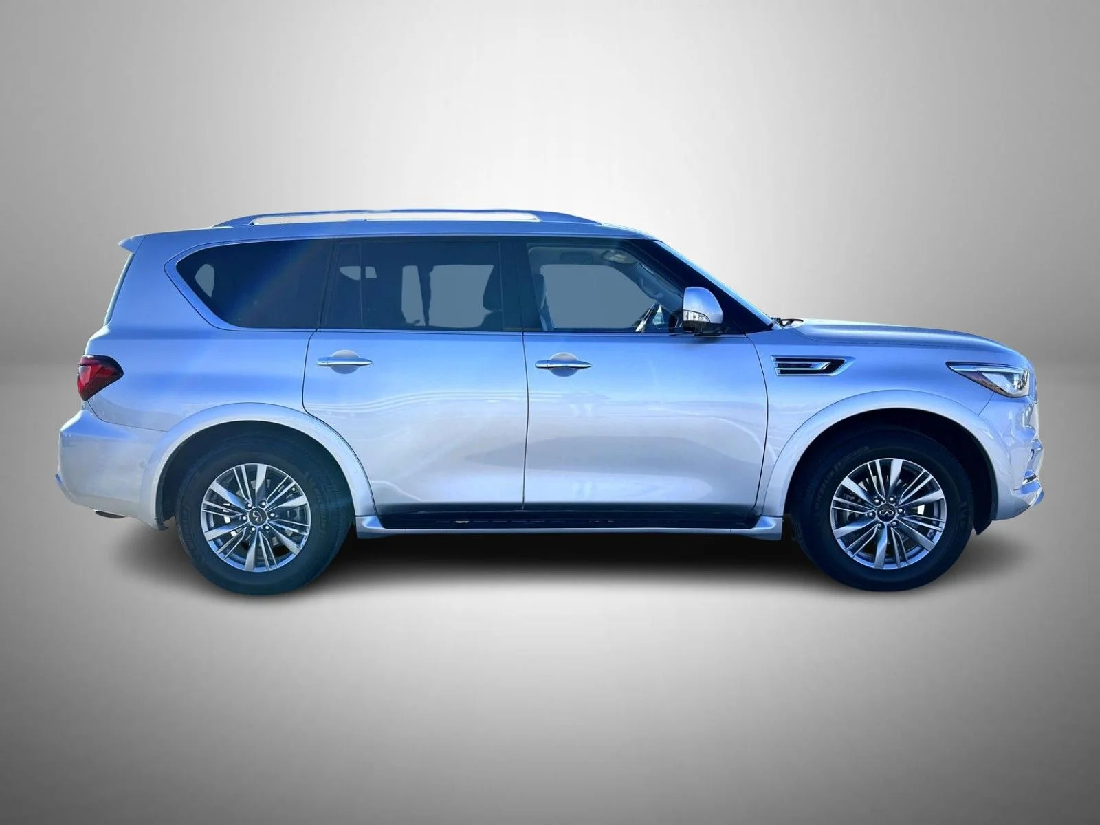 Used 2021 Silver INFINITI LUXE image 4