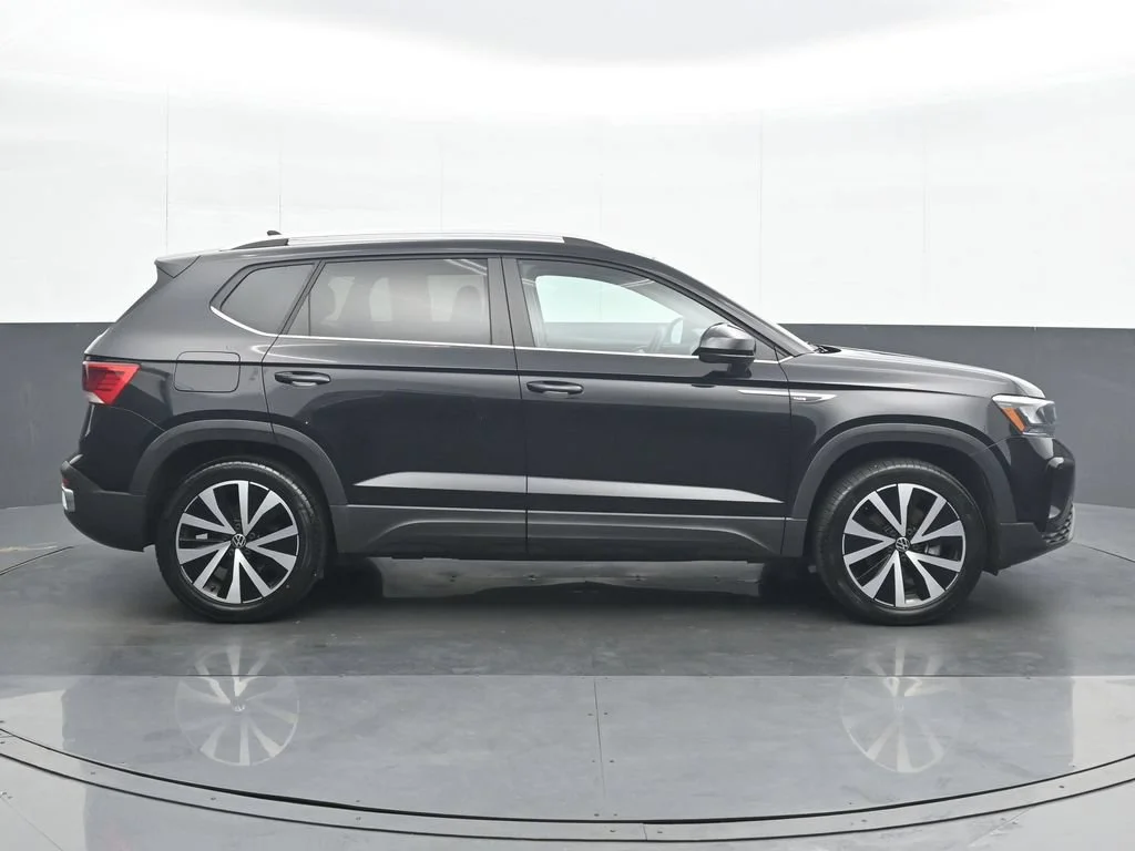 Used 2022 Black Volkswagen 1.5T SE image 7