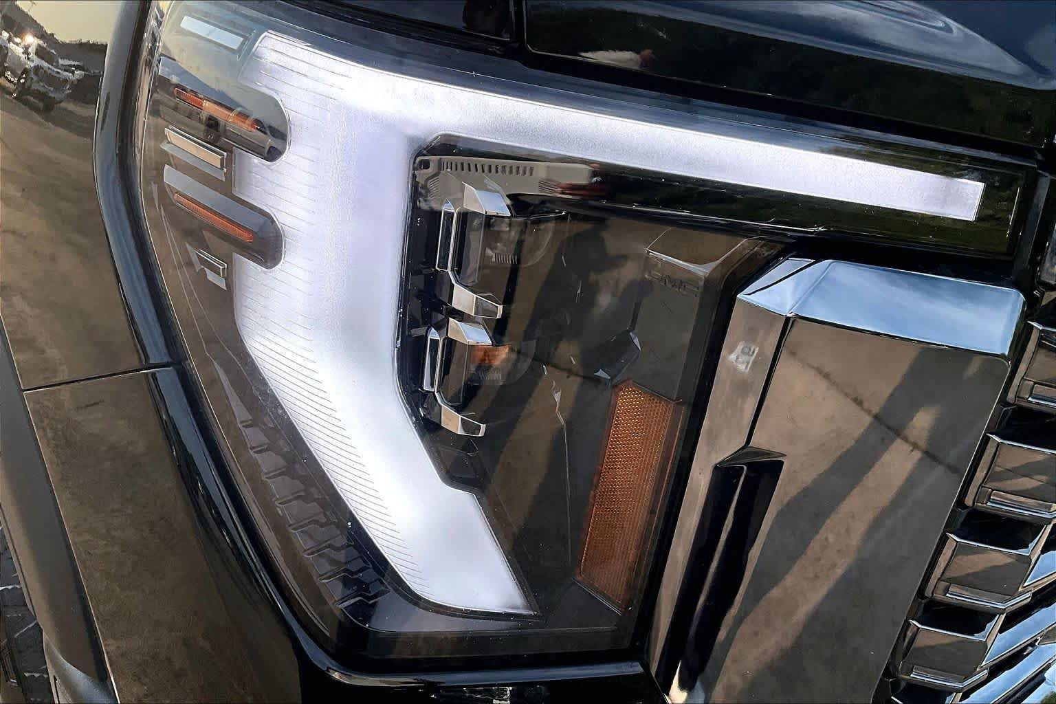 Used 2024 Onyx Black GMC Denali Ultimate image 28