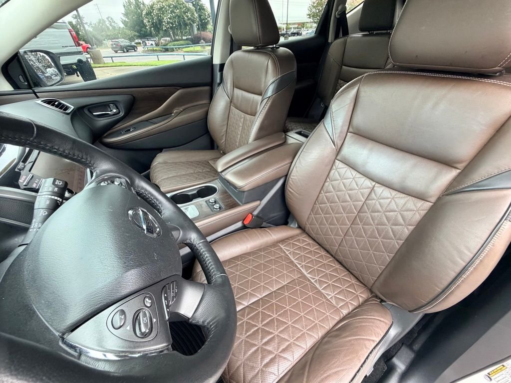 Used 2019 White Nissan Platinum image 24