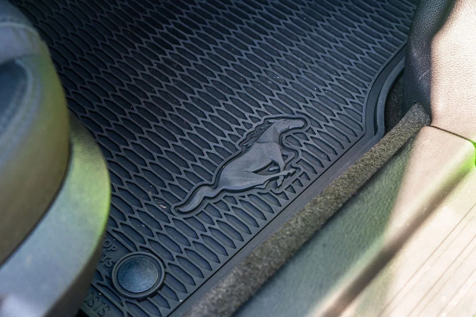Used 2014 Green Ford GT image 13