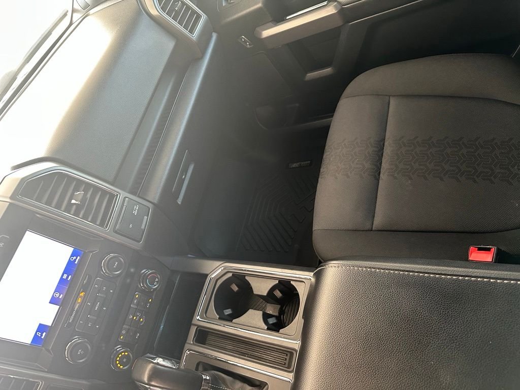 Used 2020 Black Ford XLT image 24