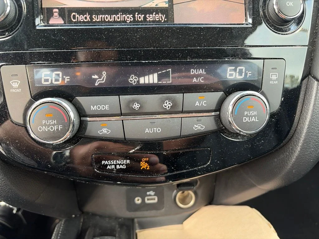 Used 2018 Gray Nissan SL image 9
